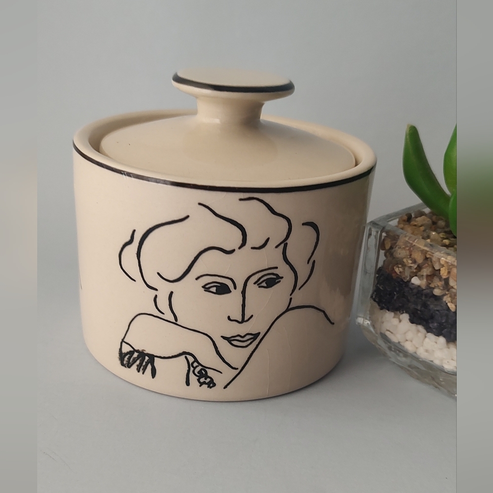 Sango Handcrafted Francesca French Lady Sugar Bowl Style Modern Collection